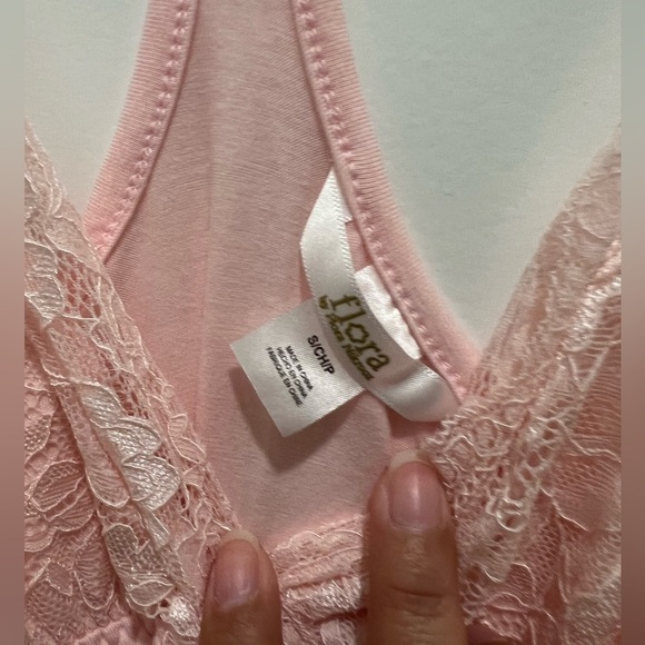 Flora pink nightgown - Picture 3 of 10